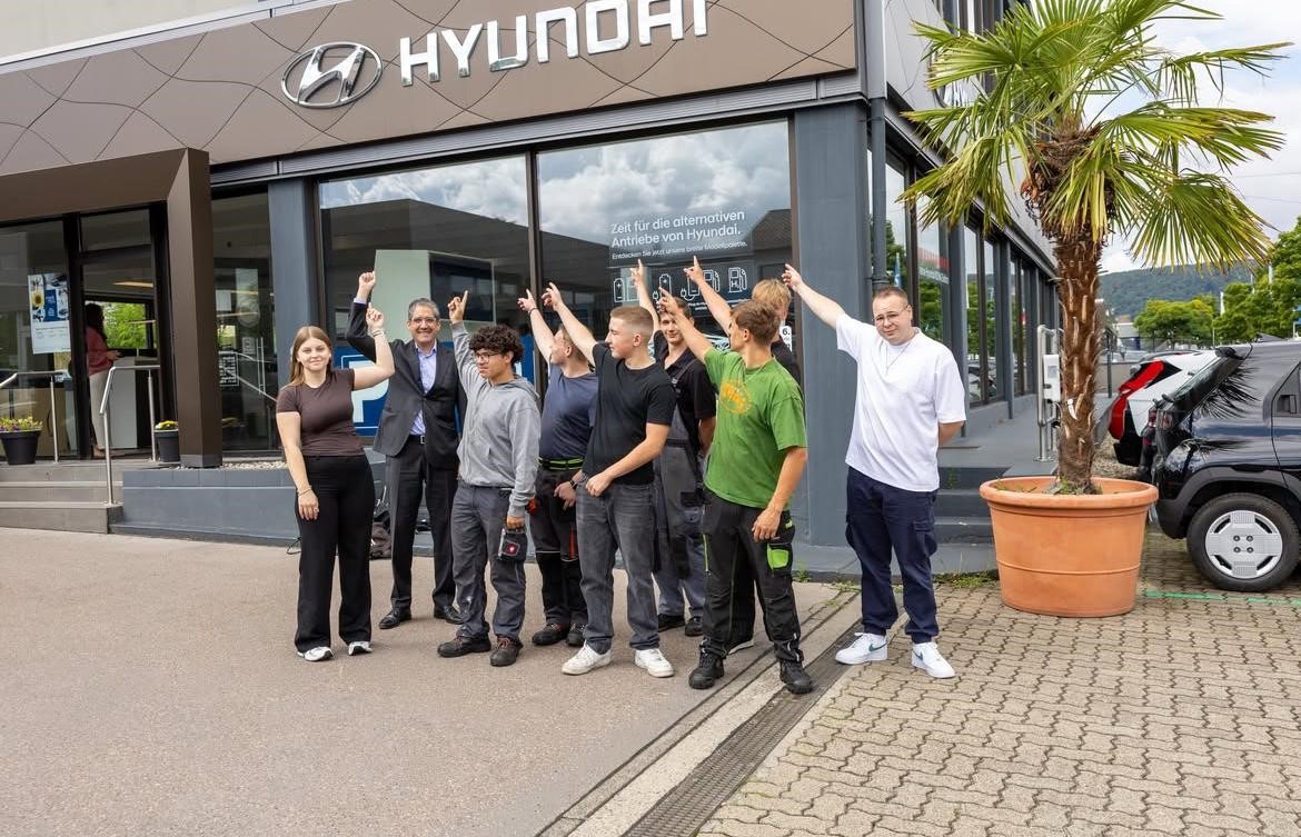 Willkommen im Autohaus Schläfer – Azubis 2025